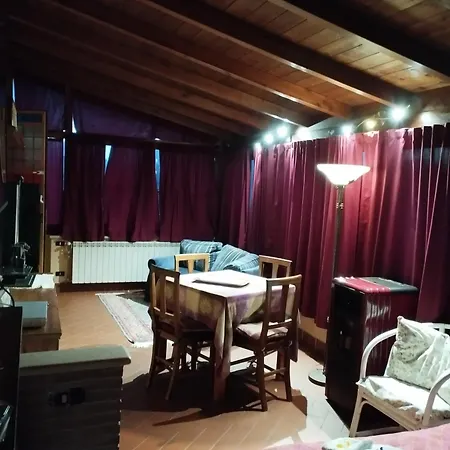 Elena House ホームステイ ローマ