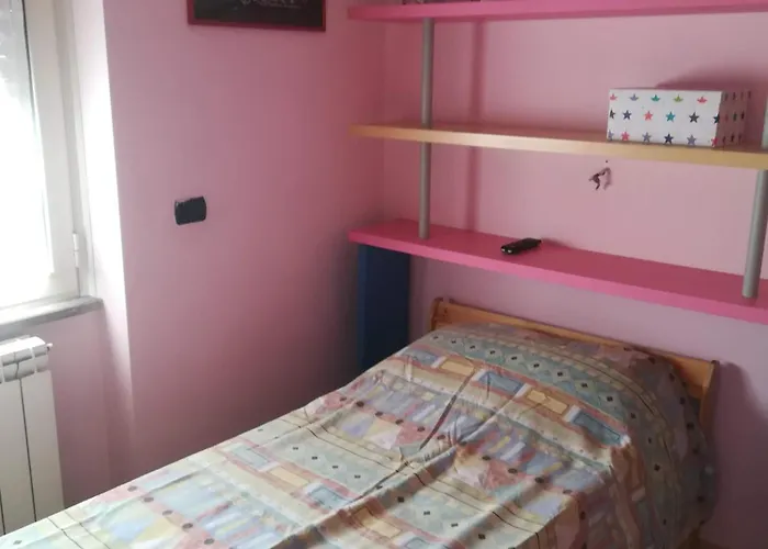 홈스테이 Elena House